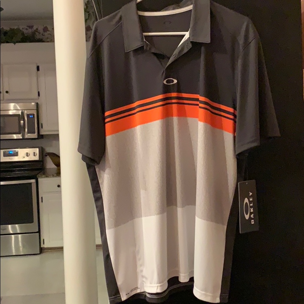 Men's Oakley Golf Polo. NEW WITH TAGS!!!